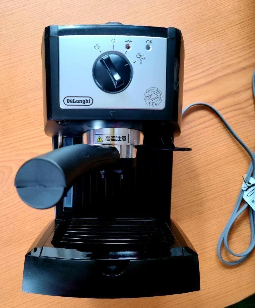 デロンギ DeLonghi エスプレッソ カプチーノメーカー 黒 EC152J