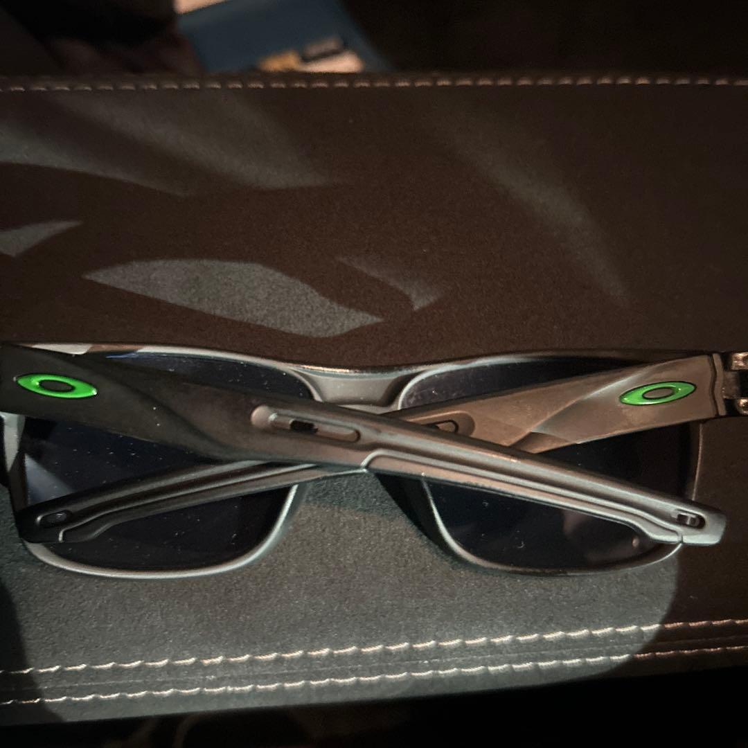 O*9様 Oakley サングラス ブラックフレーム ブルーレンズ