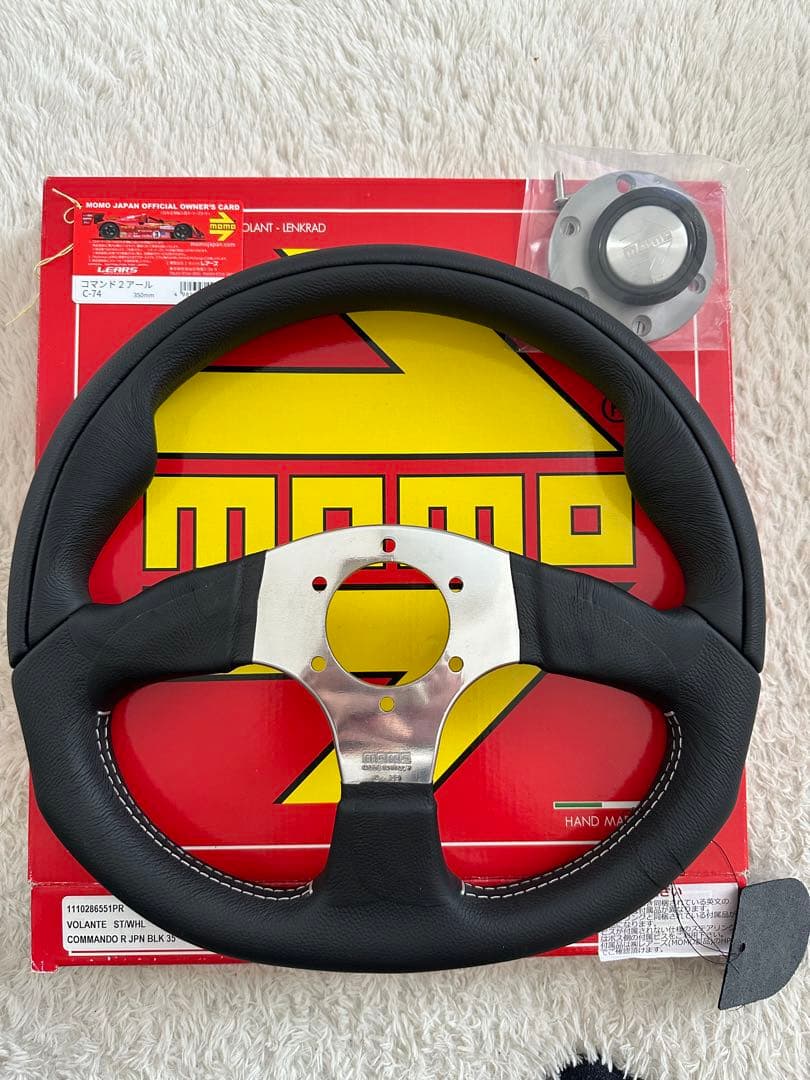 momo ステアリング　コマンド2アール