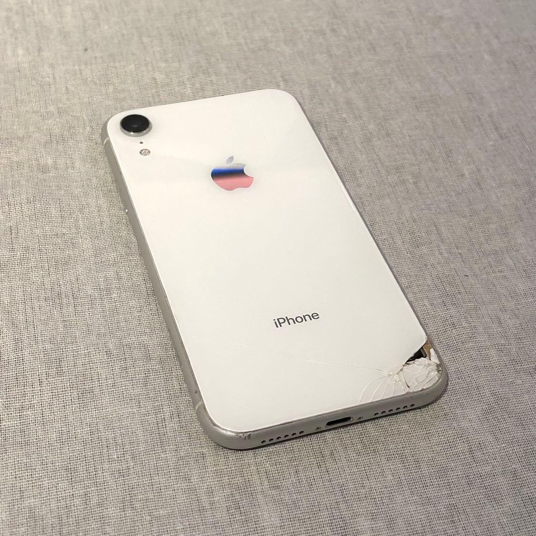 Apple iPhone XR 128GB ホワイト本体【ジャンク品】