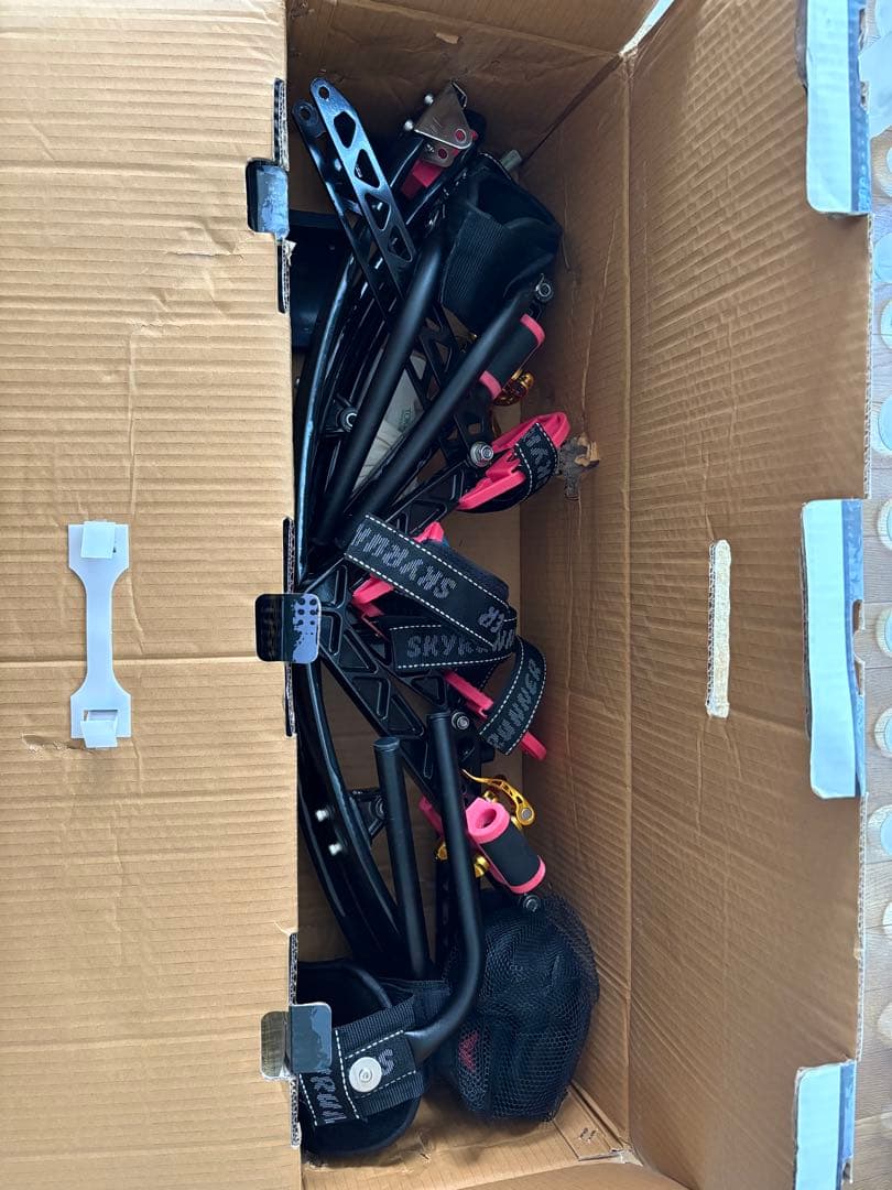 ジャンピングスティルト　SKYRUNNER 大道芸　テーマパーク