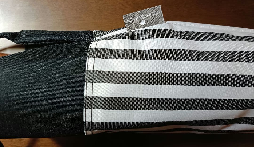 【新品未使用】サンバリア100 3段折りたたみ 日傘 ストライプ