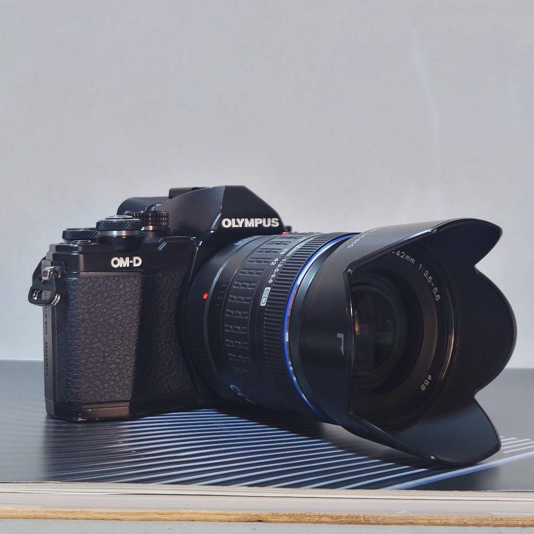 OLYMPUS E-M10Ⅱ 14-42.40-150LENS