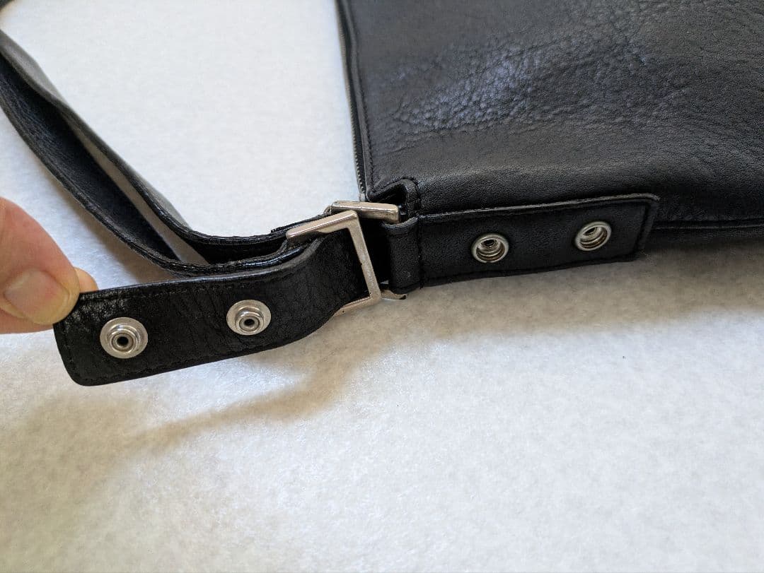 ヒロフ HIROHU 2way シボ加工　レザー ショルダーバッグ　ブラック