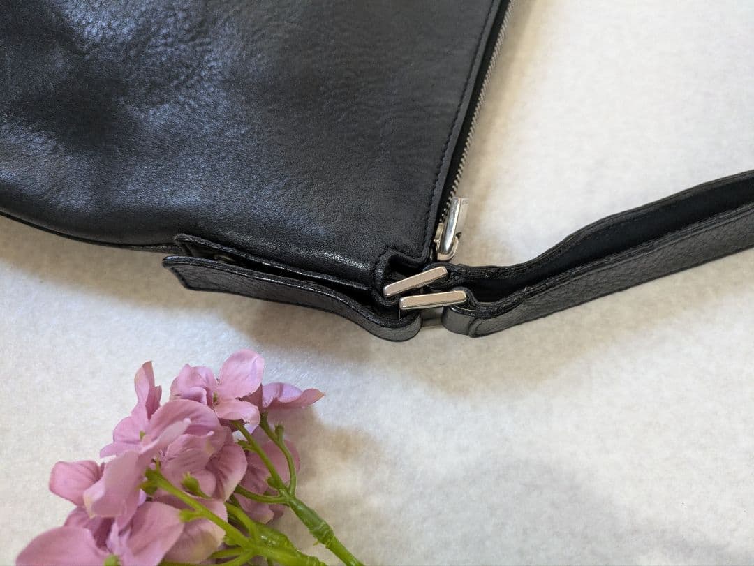 ヒロフ HIROHU 2way シボ加工　レザー ショルダーバッグ　ブラック