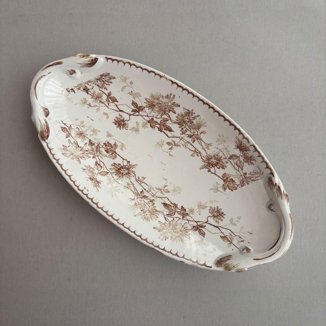 フランスアンティーク クレイユモントロー ブラウンの花模様が美しいラヴィエ