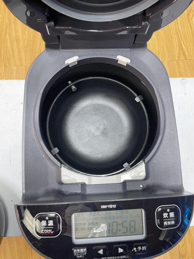 Y♢556 象印 炊飯ジャー 極め炊き 圧力IH　 NW-YB10-BZ　美品！