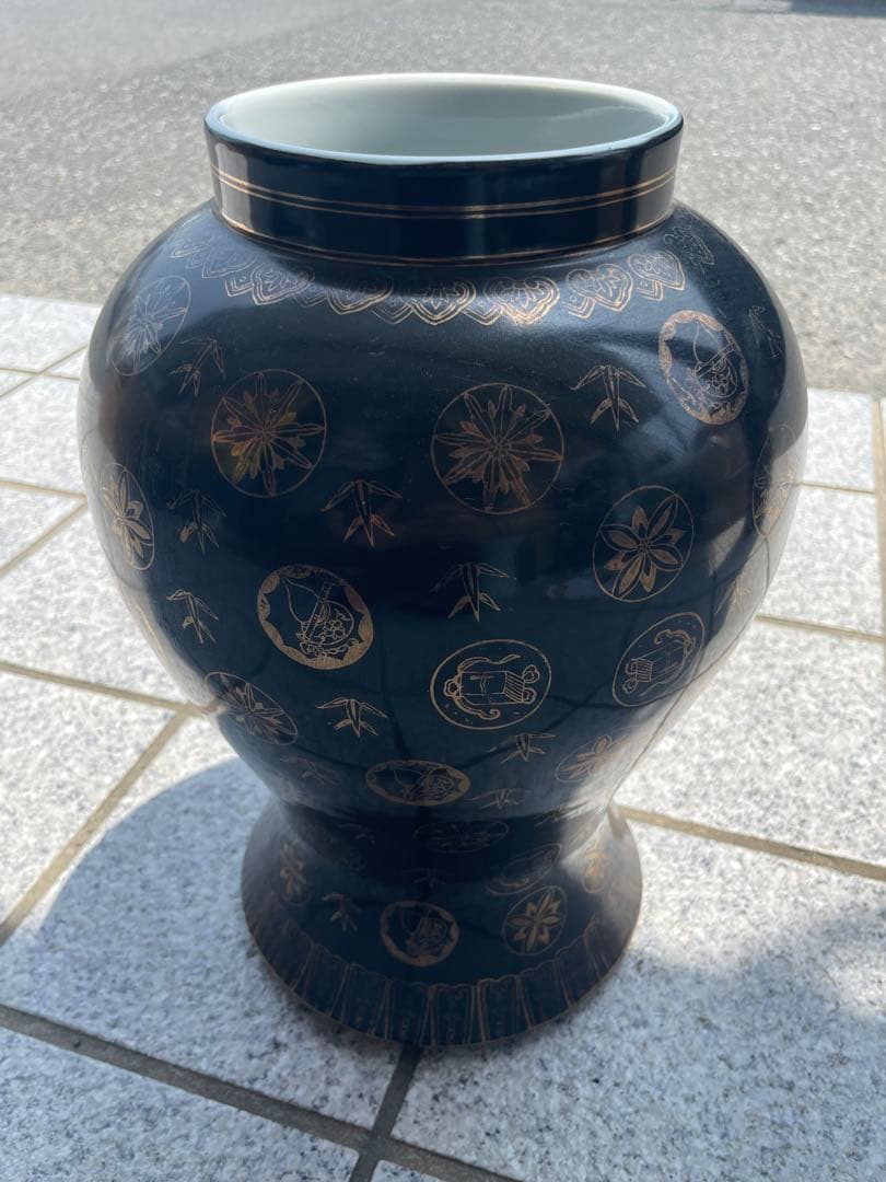 ケ*ン様 【中国 景徳鎮/ 花瓶】壺 中国陶器 中国 骨董品 家紋 ツボ