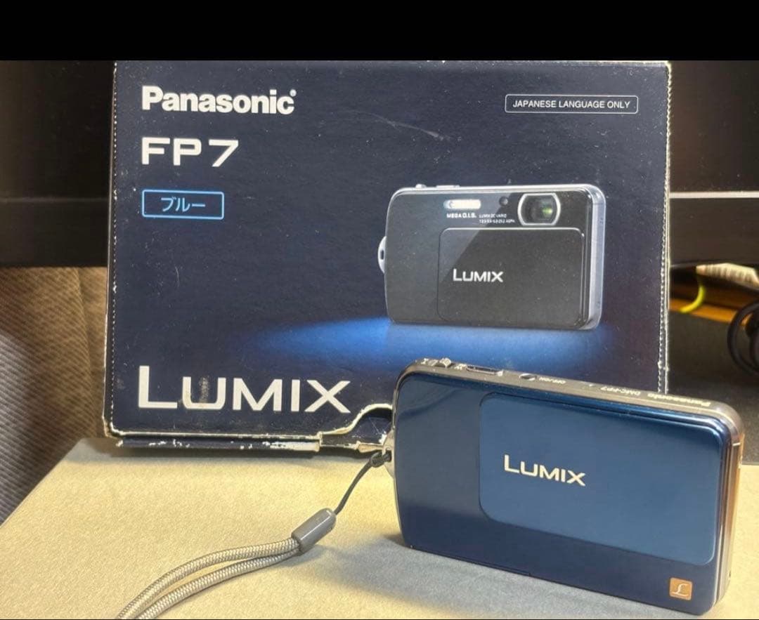 動作確認済　パナソニック LUMIX DMC-FP7 デジカメ