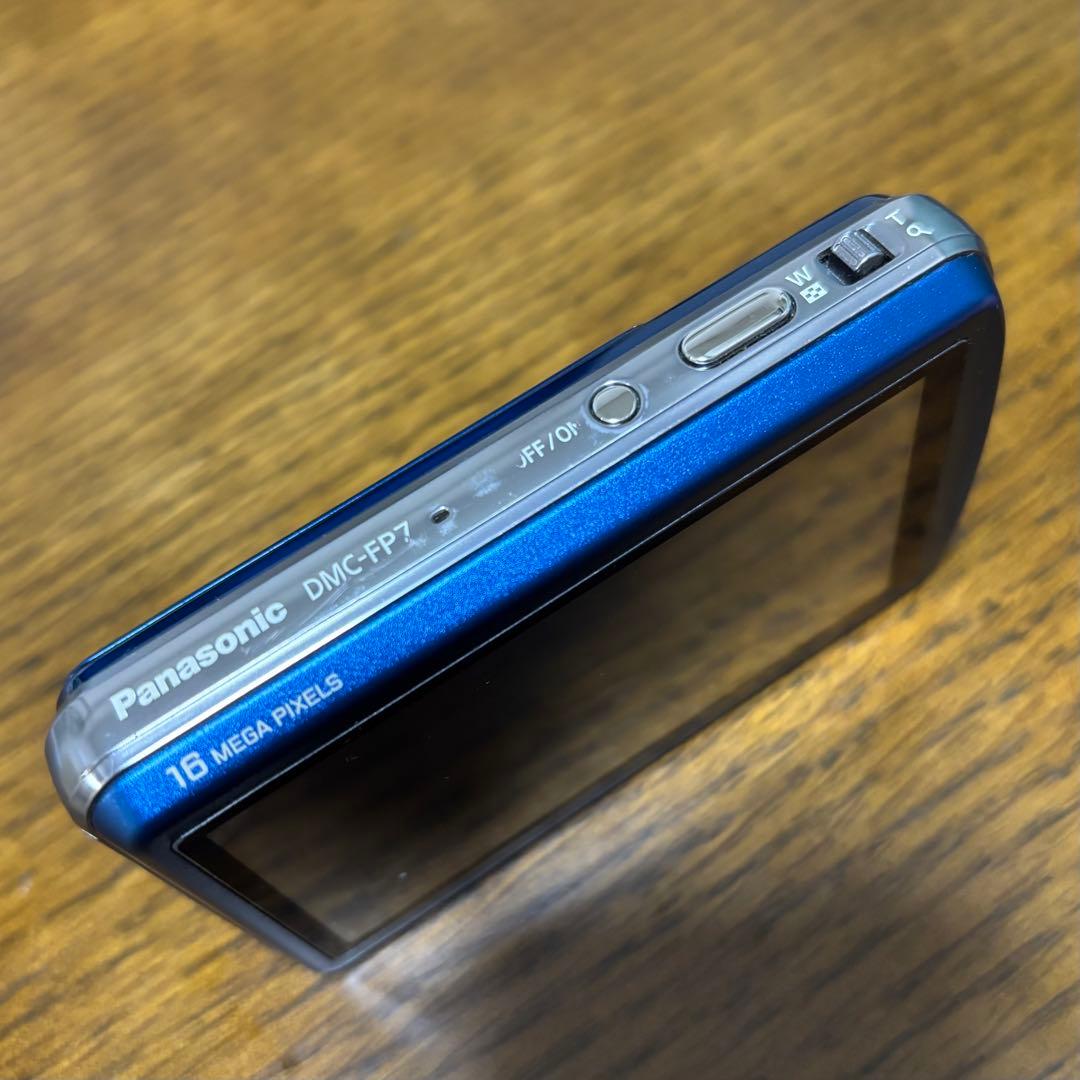 動作確認済　パナソニック LUMIX DMC-FP7 デジカメ