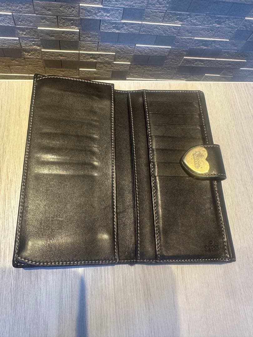 Gucci GGパターン 長財布 ハートロゴ