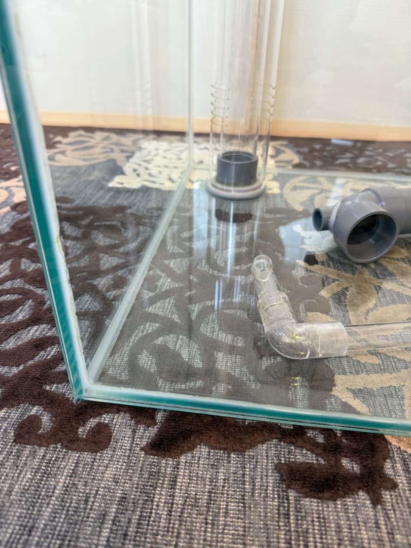 60.45.45オーバーフロー水槽 透明ガラス パイプ付き