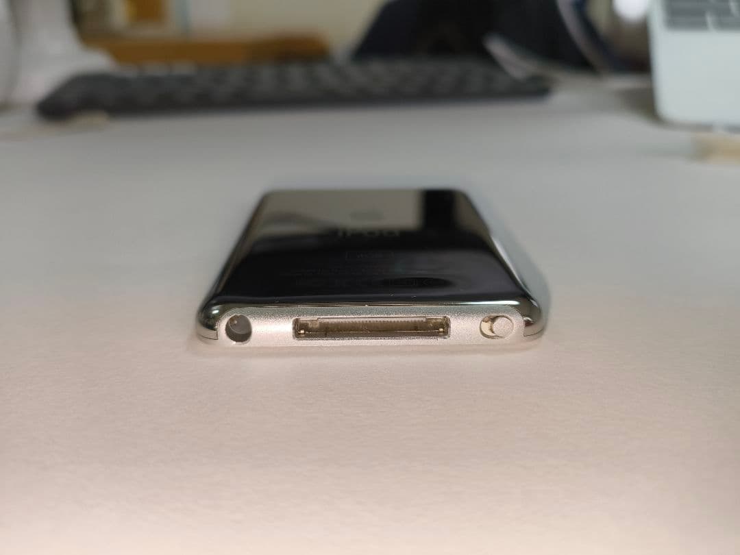 ア*ル様 【完動品】【美品・バッテリー良好】 iPod nano 第3世代 4G