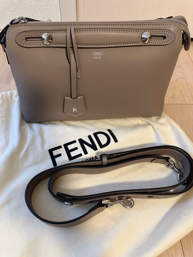 FENDI BY THE WAY MEDIUM ハンドバッグ