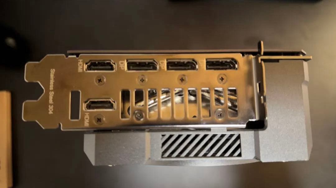 グラフィックボード・グラボ・ビデオカード ASUS TUF RTX 5070 Ti 16G