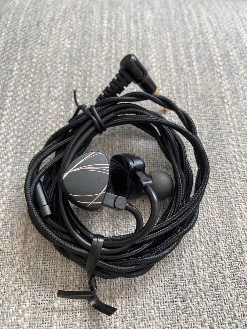 水月雨 MOONDROP 耳掛け式 カナル型 イヤホン Aria ブラック⑦