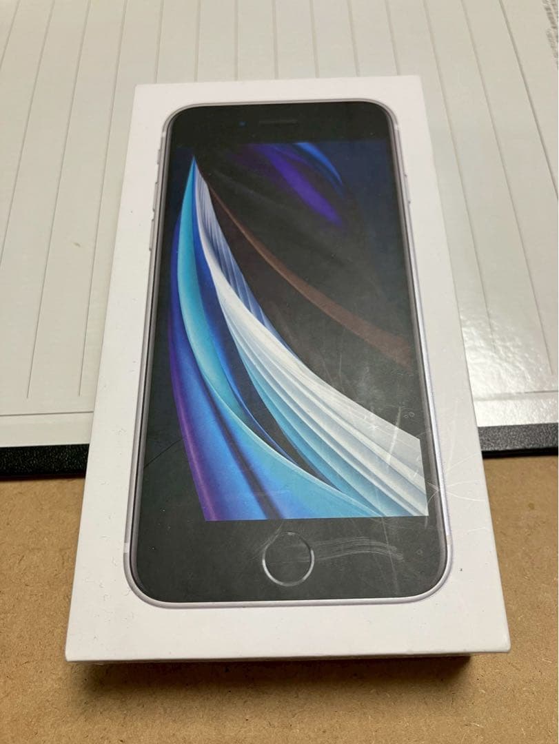★初売りその9★ iPhone SE2　64G　ホワイト　美品