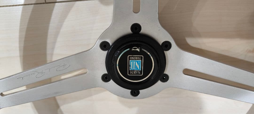 ステアリング　ポール・リカール　ナルディホーンボタン付き！　中古品