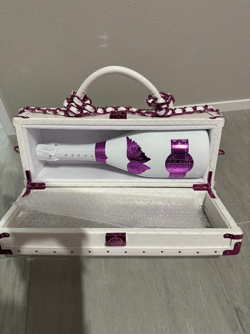 エンジェル　シャンパン　バレンタイン　レザー