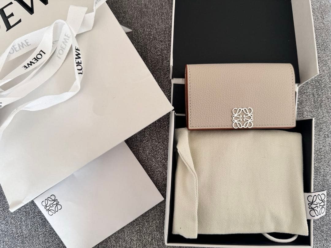 【新品未使用】LOEWE アナグラムビジネスカードケース 名刺入れ
