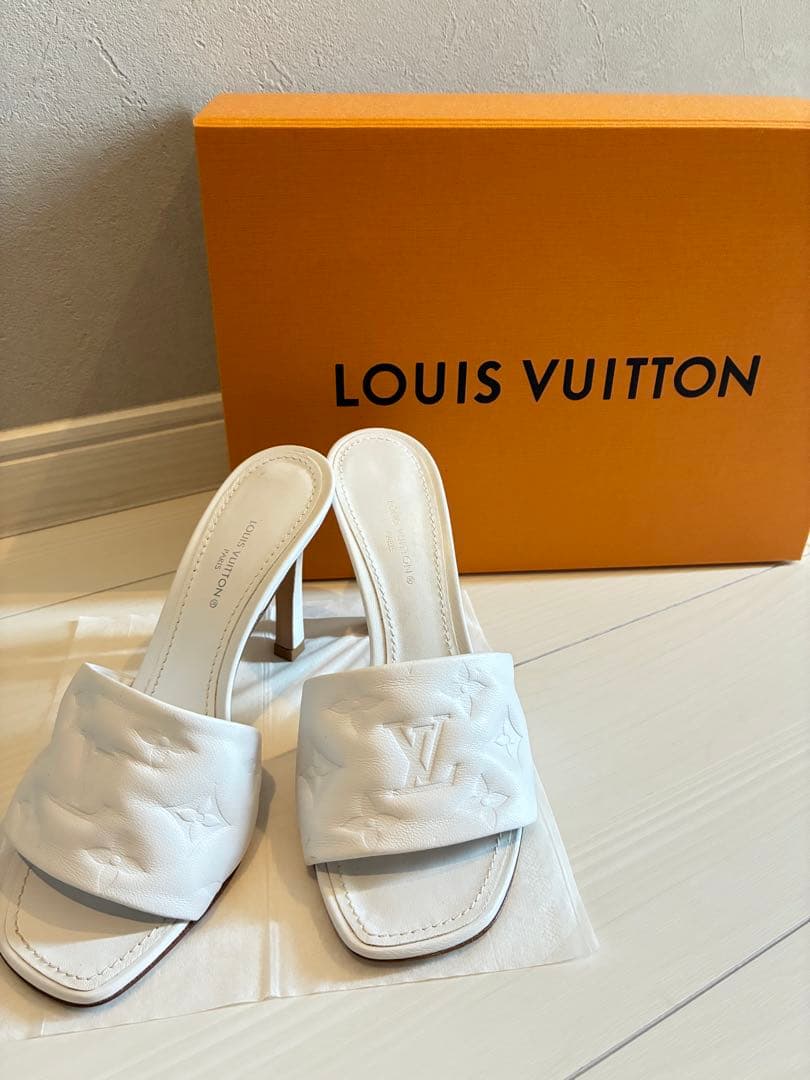 Louis Vuitton ホワイト エンボス　ピンヒール