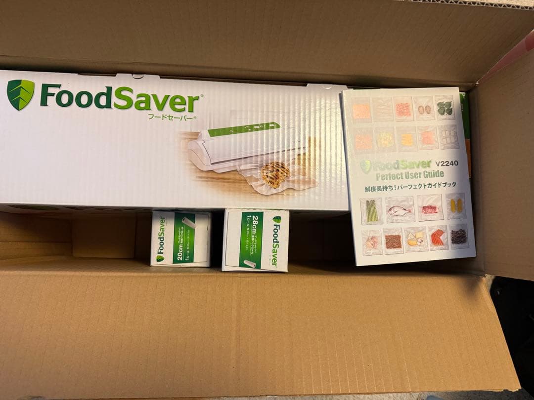 FoodSaver V2240 真空保存機と袋 28cm 2本20cm 2本