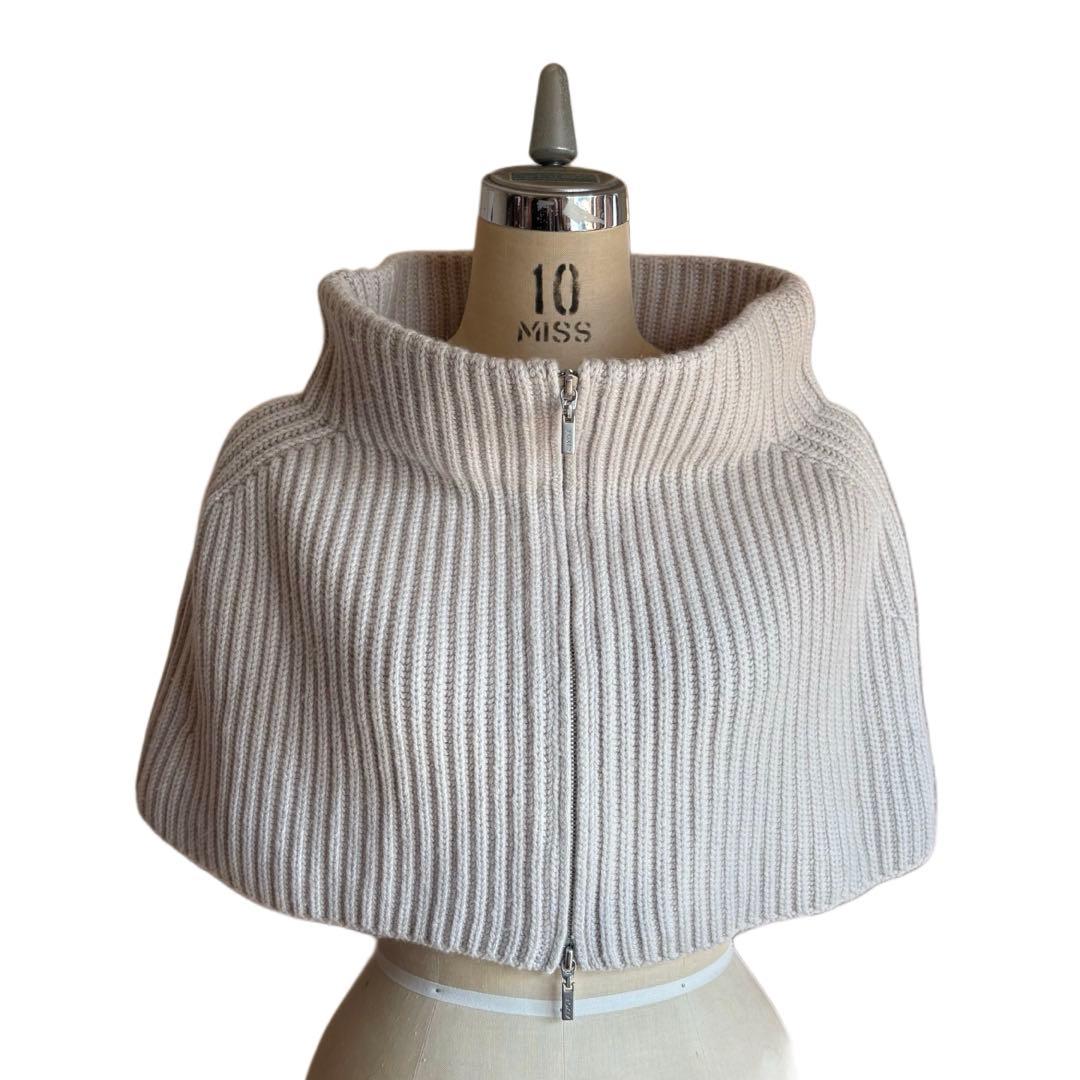 FOXEY ニットケープ　Trulli カシミヤ100% ライトベージュ