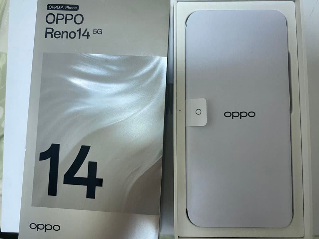 Oppo Reno14 5G 本体、オパールホワイト