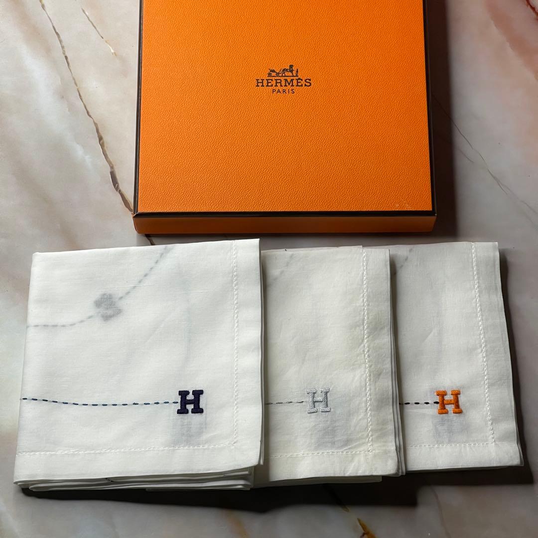 HERMES エルメス 3枚セット ハンカチ チーフ ロゴ刺繍　箱付き