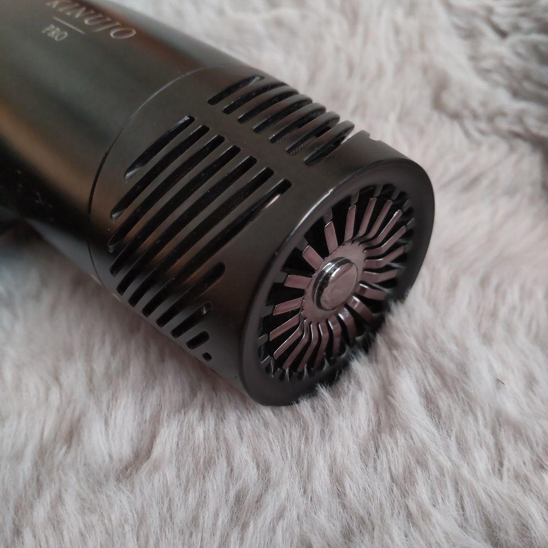 キヌージョプロドライヤー、ブラック