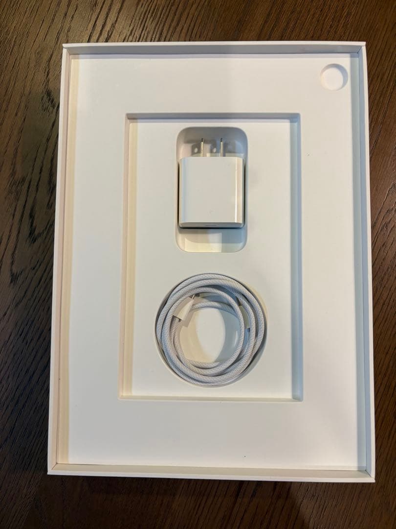 iPad A16 Wi-Fi 128GB シルバー　AppleCareあり