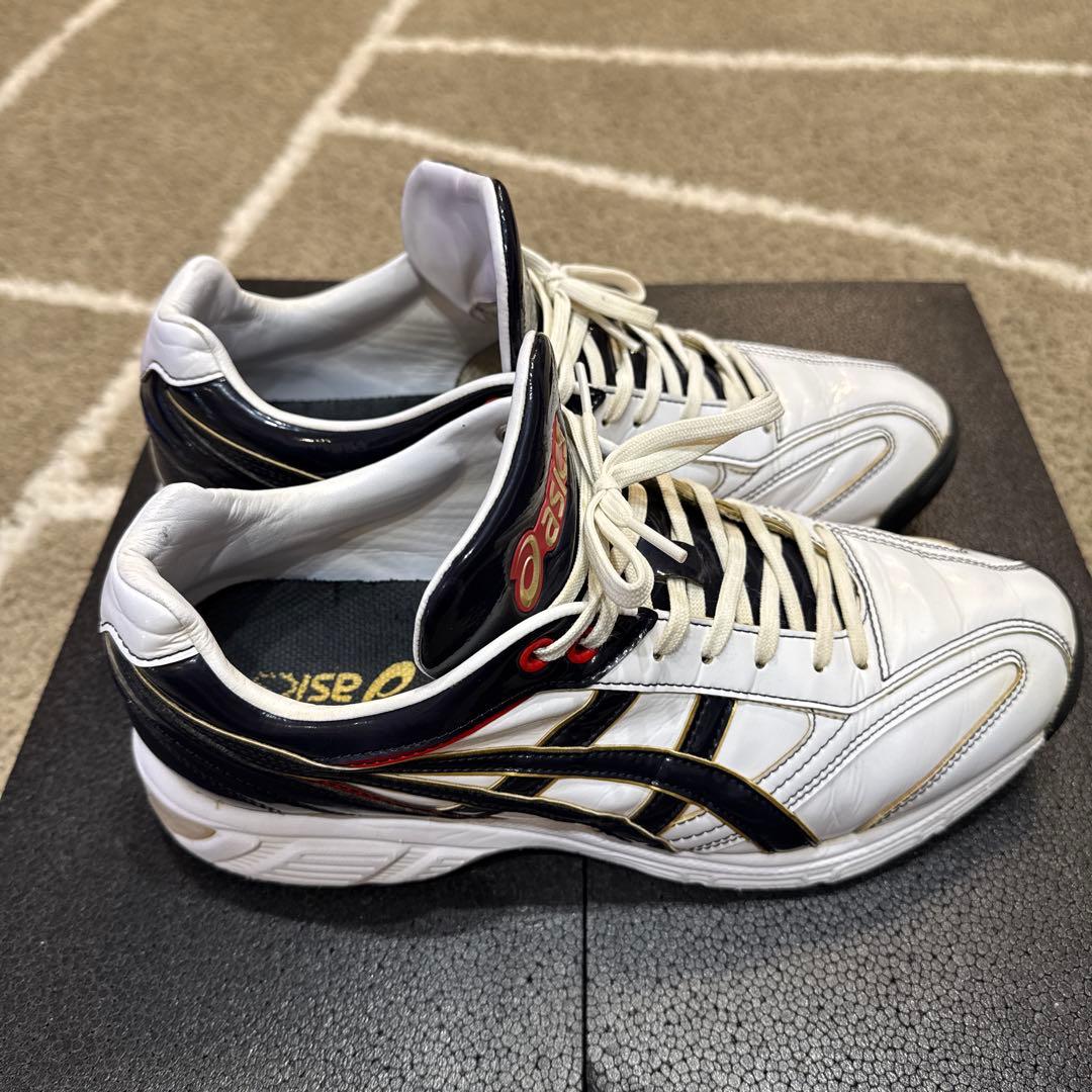 アシックス ゴールドステージトレーニングシューズ ホワイト/ネイビー/レッド