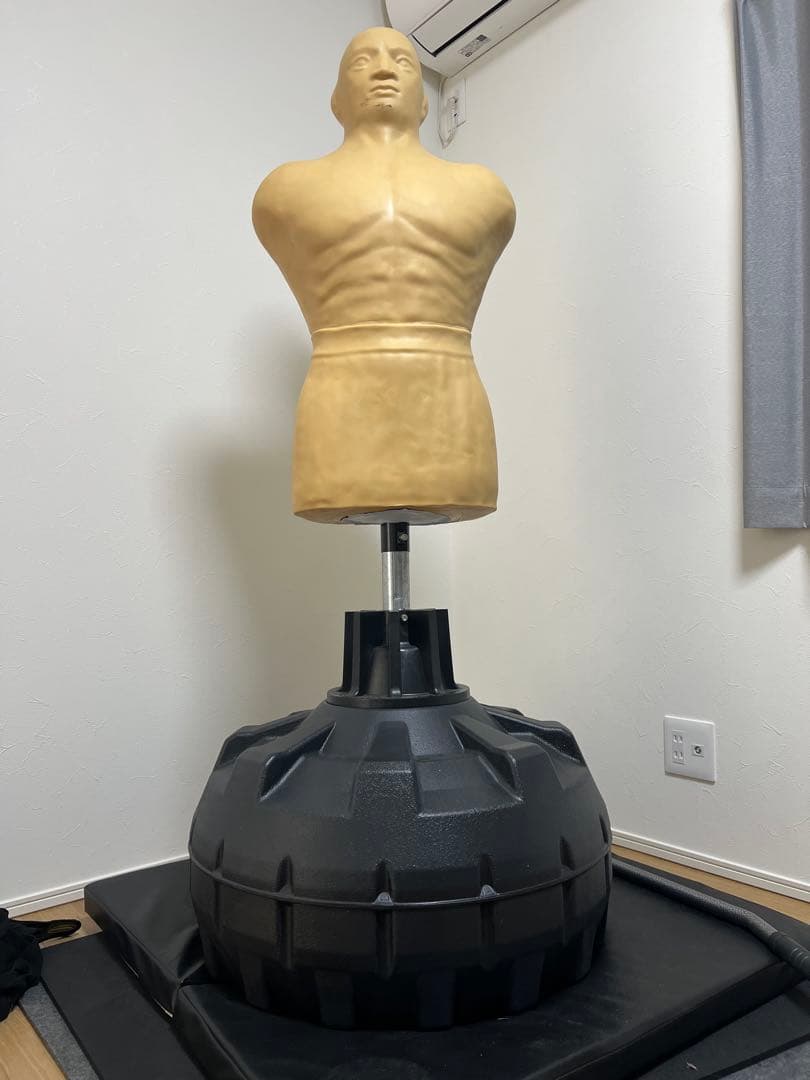 人型　サンドバッグ　ボブ