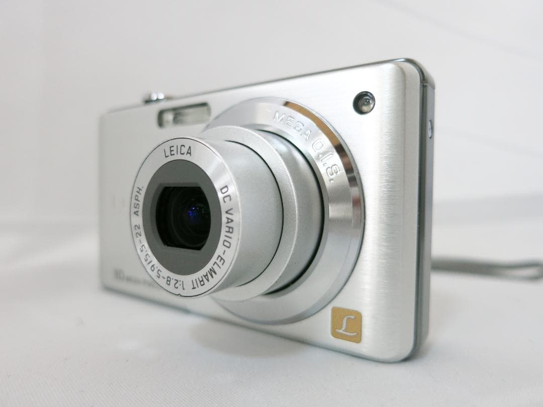 デジタルカメラ Panasonic LUMIX DMC-FS7 シルバー