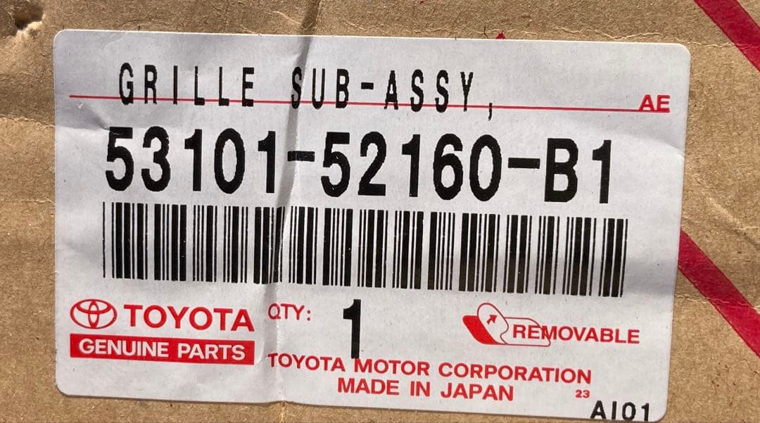 トヨタ　イスト　純正フロントグリル　美品