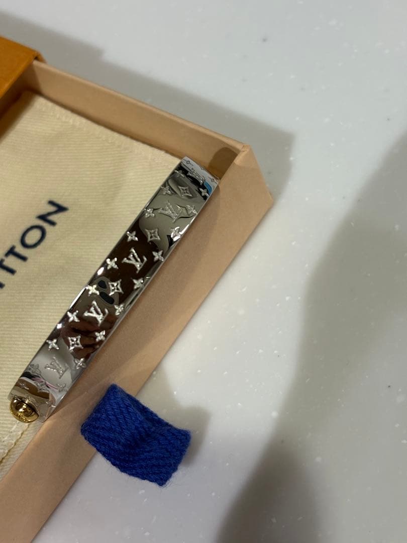LOUIS VUITTON ルイヴィトン カフナノグラム バングル