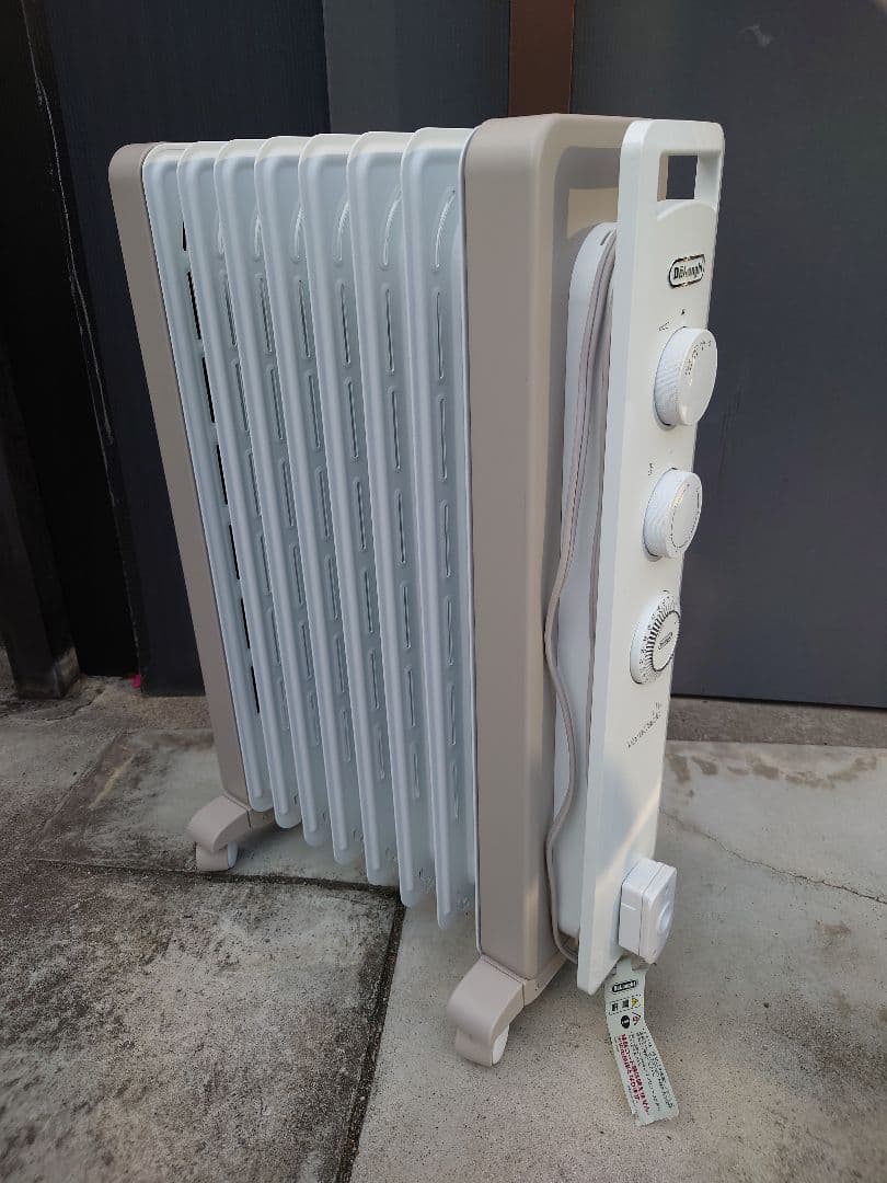 ☆デロンギ オイルヒーター RHJ21F0812-WH