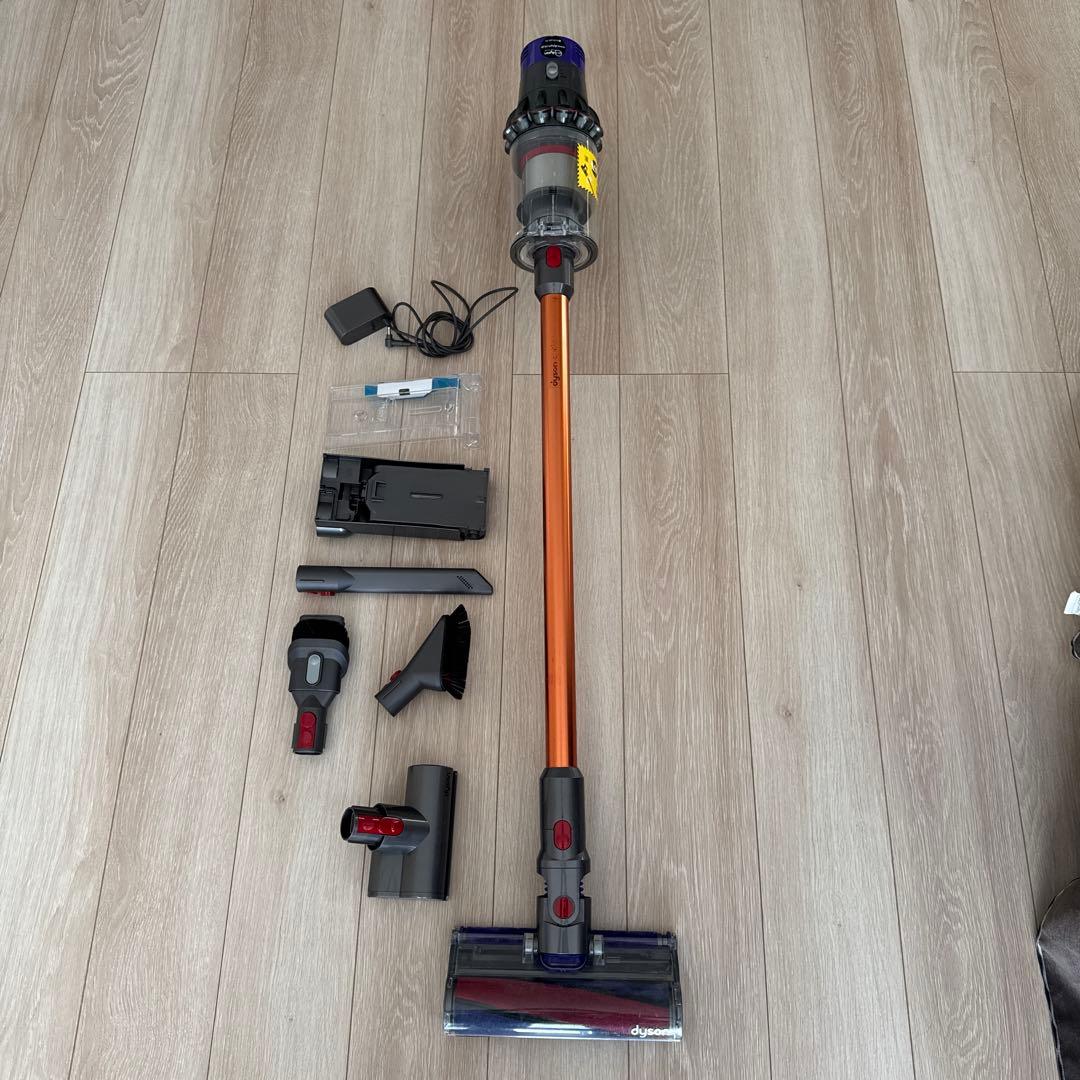 【週末価格】Dyson SV12 コードレスクリーナー スタンドつき