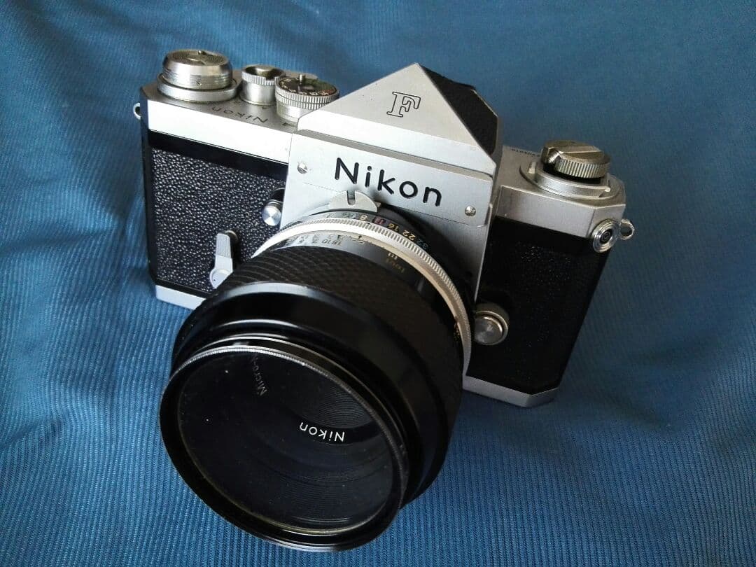 ニコンの伝説の名機『ニコンＦ』リングフラッシュ付き