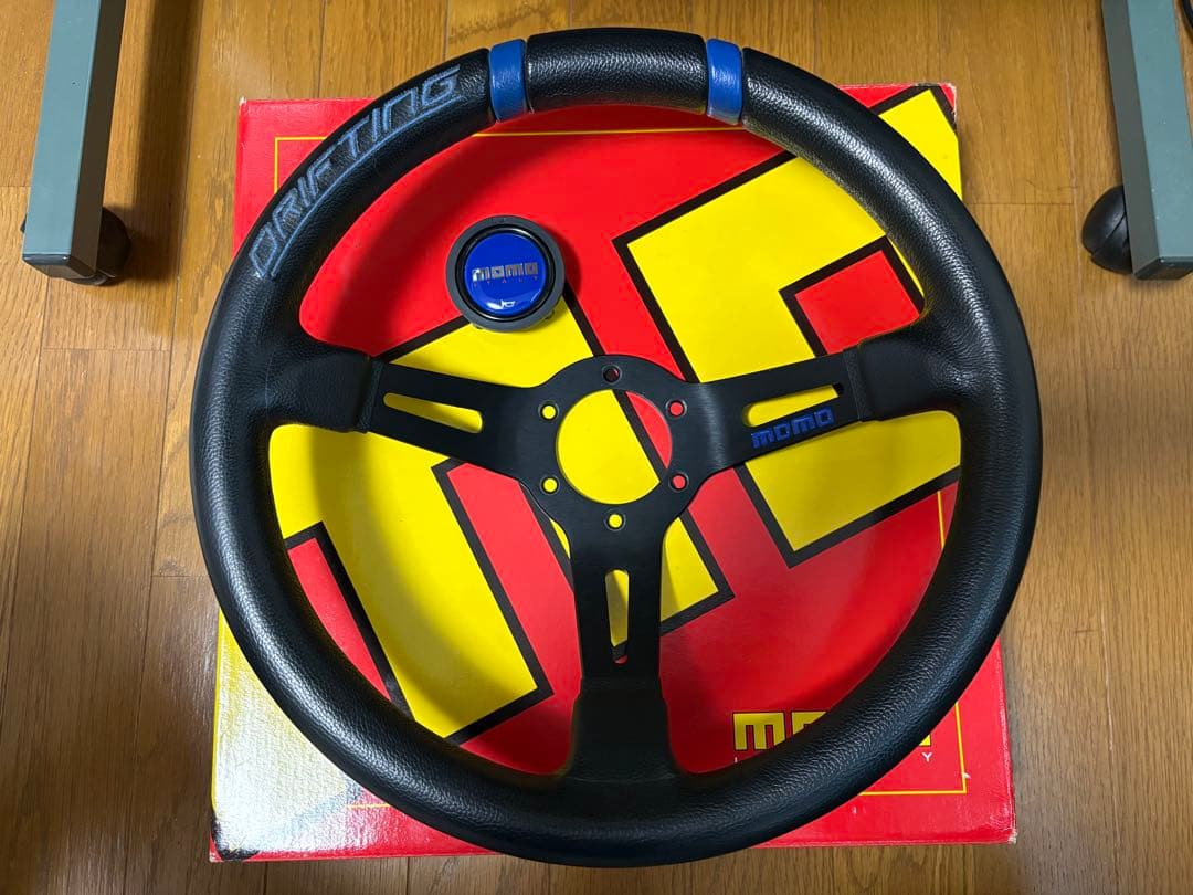 ロンベルク正規品 momo DRIFTING ステアリング 黒/青 33φ