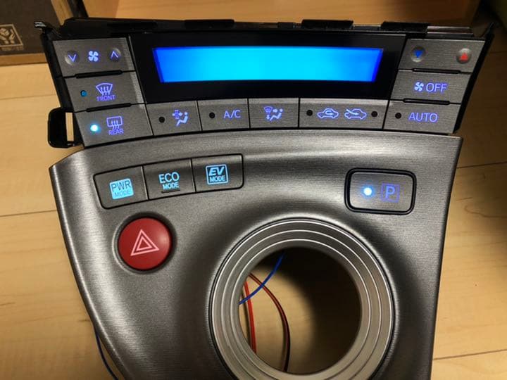 【送料無料】30プリウス　後期　エアコンパネル　シフトパネル　LED打ち替え済み