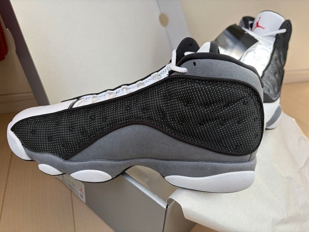 エアジョーダン13 ホワイト/ブラック/グレー