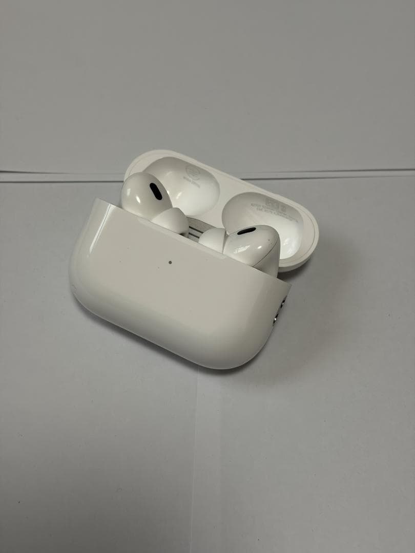 AirPods Pro 2(第2世代)本体 充電ケース付(LIghtning)