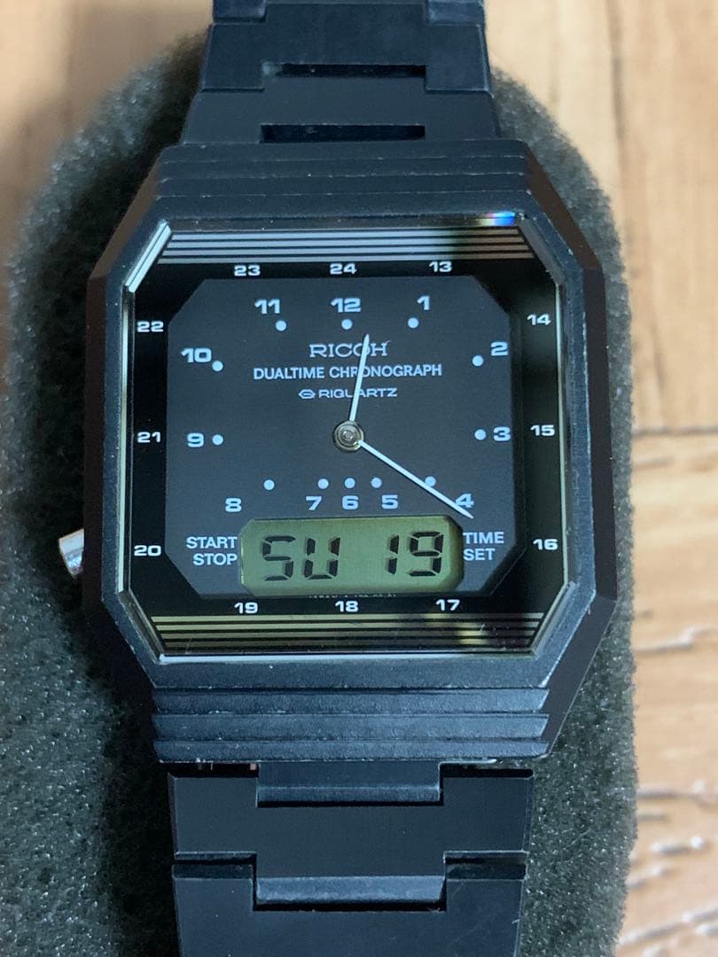 RICOHリコDUALTIME CHRONOGRAPH RIQUARTZデジアナ