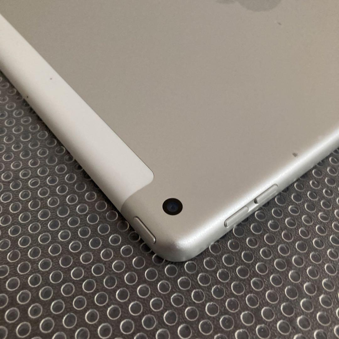 3639【早い者勝ち】電池最良好☆iPad8 第8世代 32GB SIMフリー☆