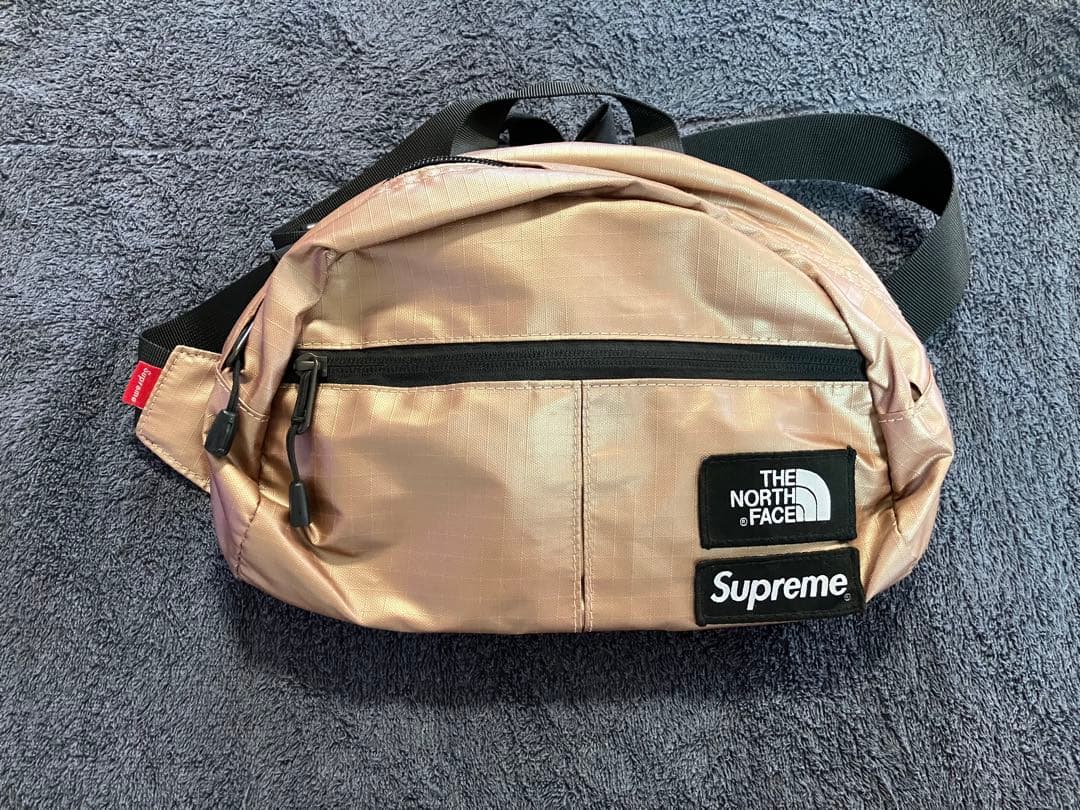 美品 THE NORTH FACE Supreme ボディバッグ ピンクゴールド