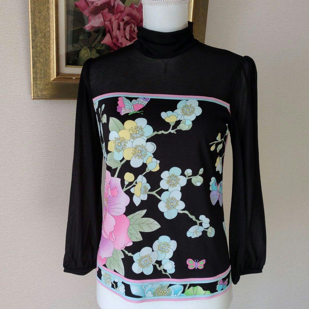レオナール花柄 黒長袖トップス