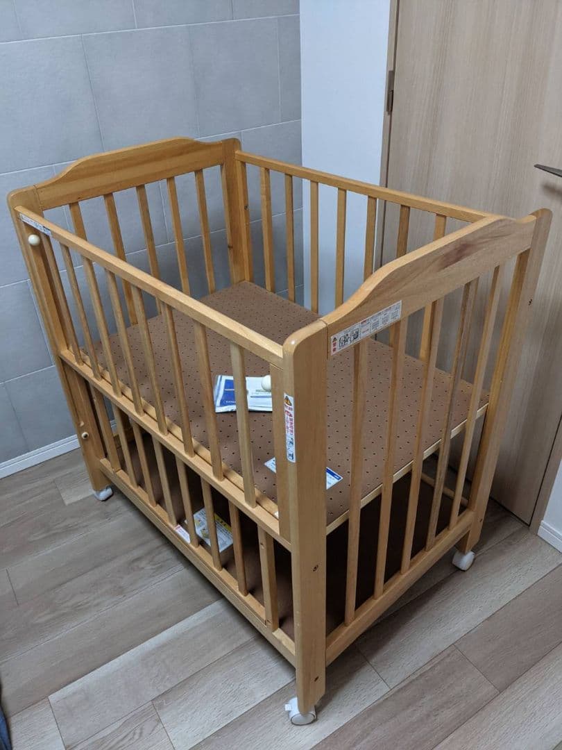 【送料無料】カトージ ベビーベッド ミニタチベッドナチュラル 説明書つき