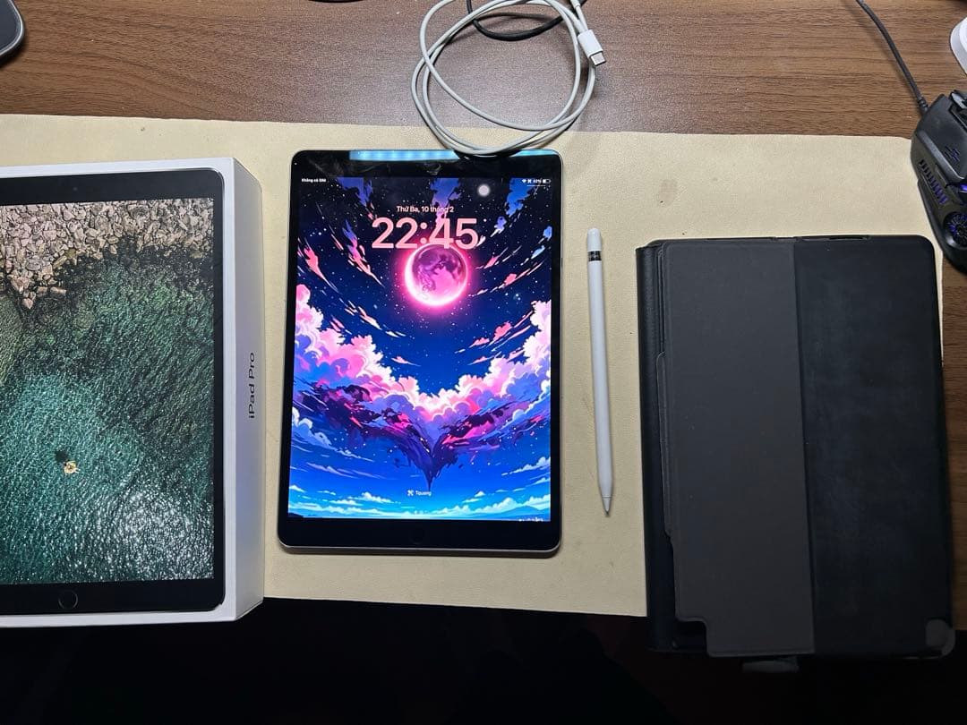 iPad pro 10.5inchi 本体 ,Apple Pencilキーボード