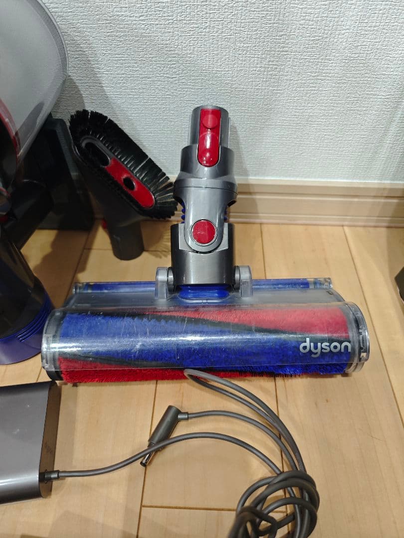 ダイソン Dyson V8 掃除機&ダイソンスタンド付き